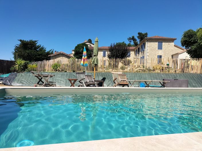 Image No.2-6 Bed House for sale