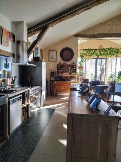 Image No.9-6 Bed House for sale