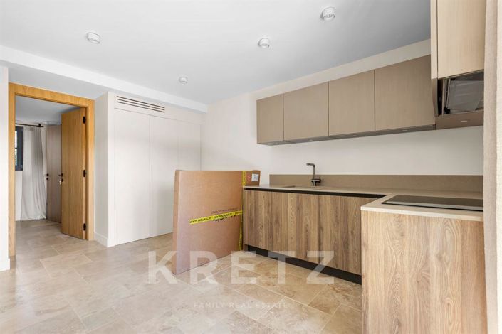 Image No.13-6 Bed House for sale