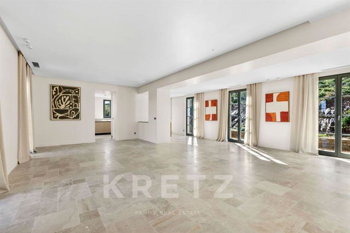 Image No.4-6 Bed House for sale