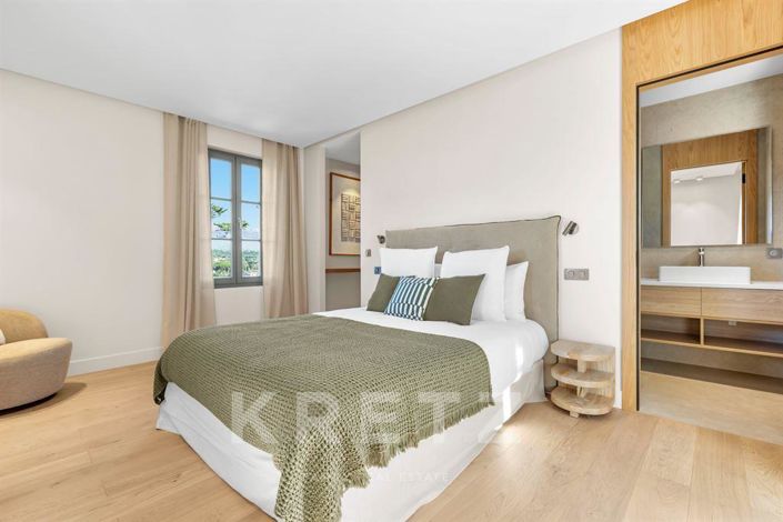 Image No.9-6 Bed House for sale