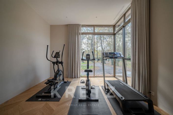 Image No.14-6 Bed House for sale