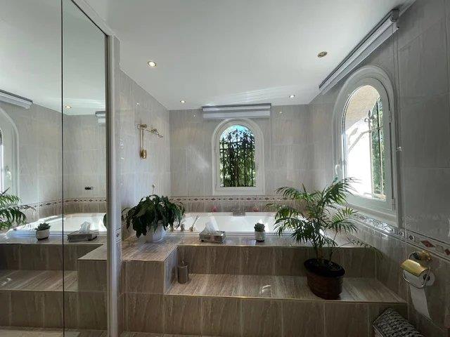 Image No.8-House for sale