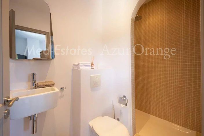 Image No.16-4 Bed House for sale