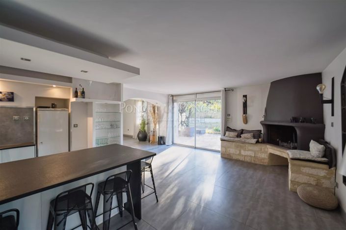 Image No.6-5 Bed House for sale