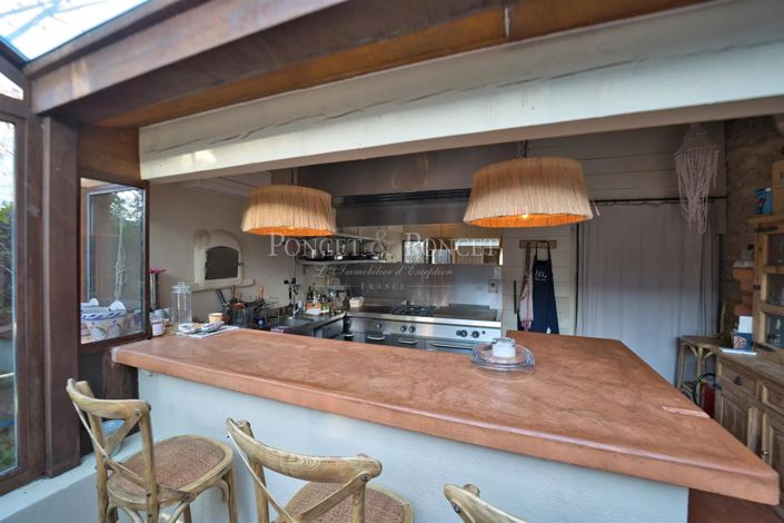 Image No.7-5 Bed House for sale