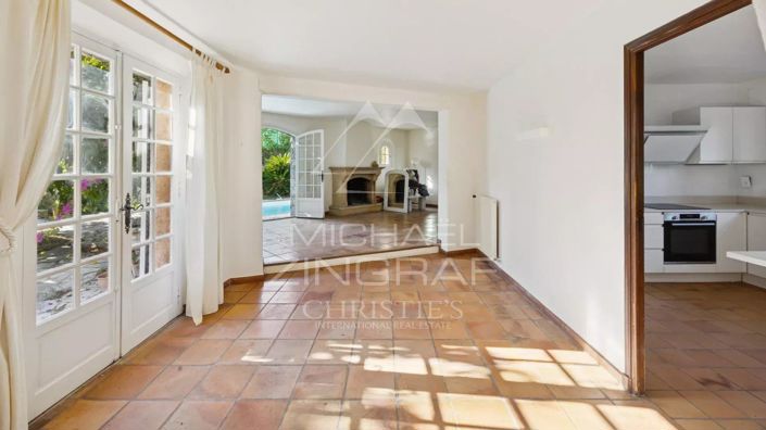 Image No.3-4 Bed House for sale