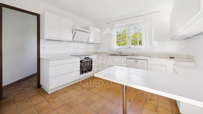 Image No.4-4 Bed House for sale