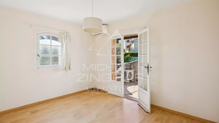 Image No.7-4 Bed House for sale