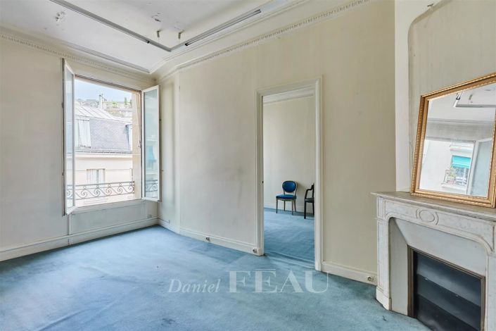 Image No.7-7 Bed House for sale