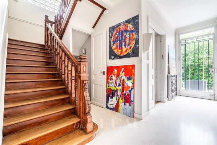 Image No.7-5 Bed House for sale