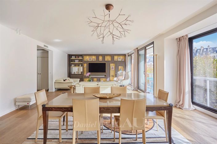 Image No.24-3 Bed Apartment for sale