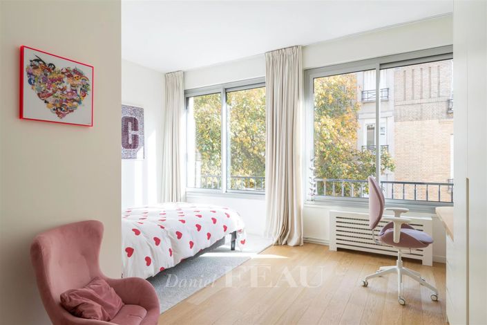 Image No.13-5 Bed Apartment for sale