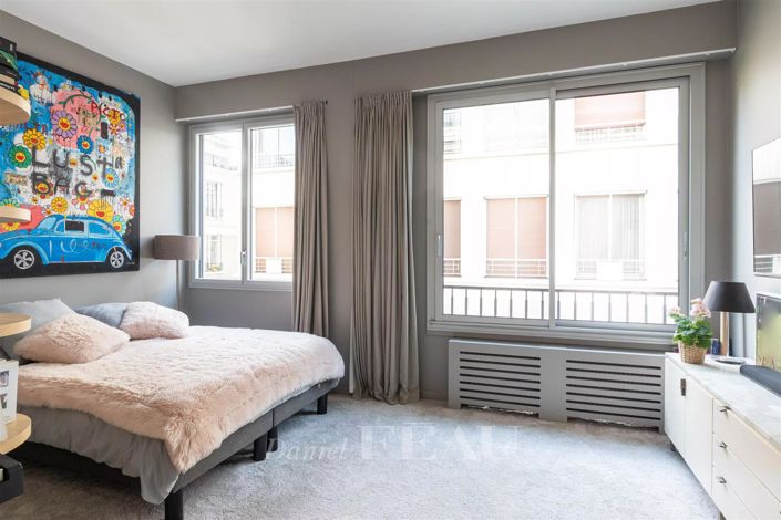 Image No.19-5 Bed Apartment for sale