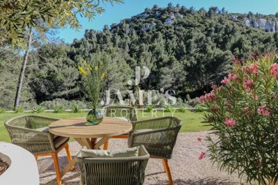 1 - Les Baux-de-Provence, House