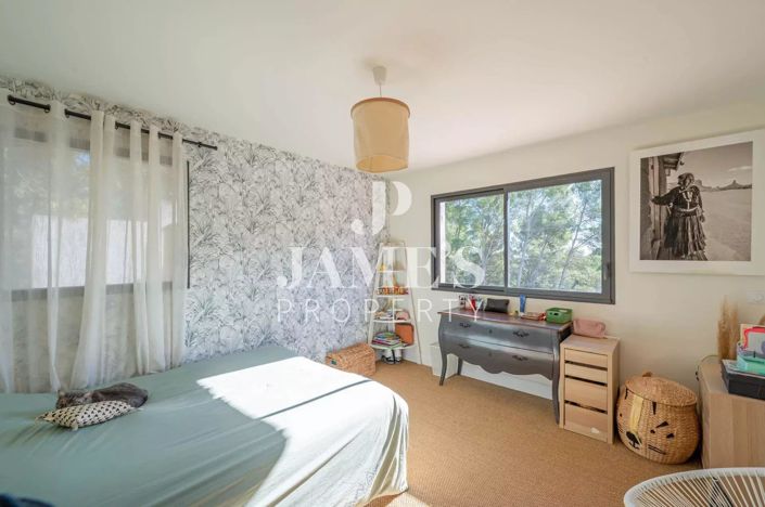 Image No.14-4 Bed House for sale