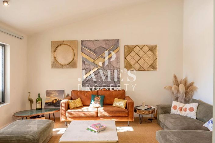 Image No.8-4 Bed House for sale