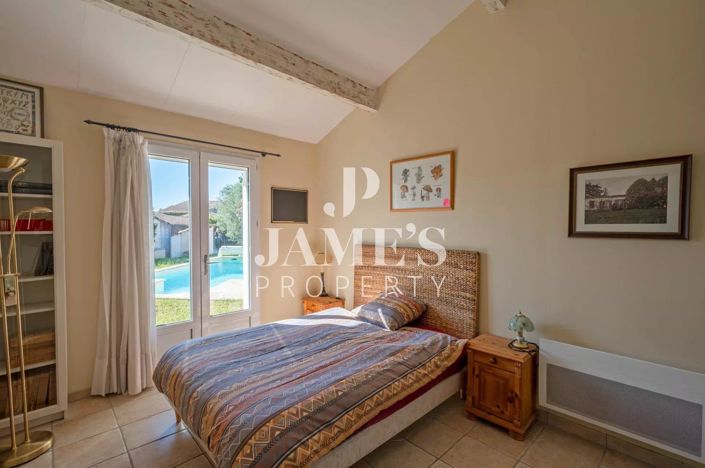 Image No.10-3 Bed House for sale