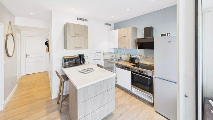 Image No.8-3 Bed Apartment for sale