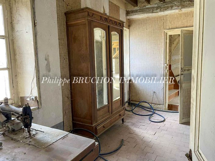 Image No.18-4 Bed House for sale