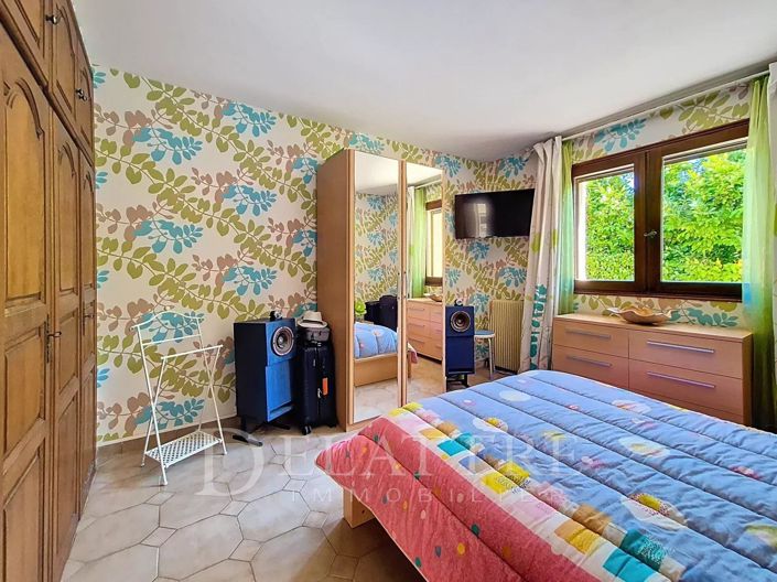 Image No.9-4 Bed House for sale