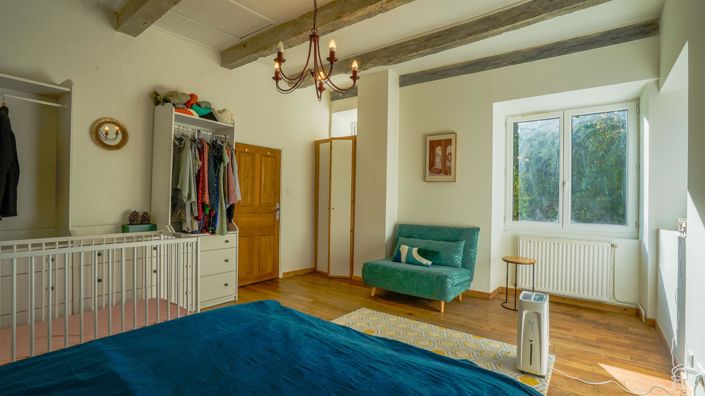 Image No.20-4 Bed House for sale