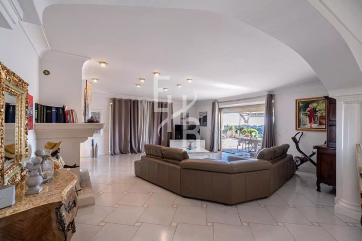 Image No.10-5 Bed House for sale