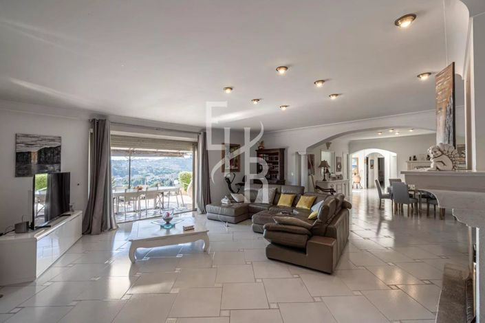 Image No.11-5 Bed House for sale