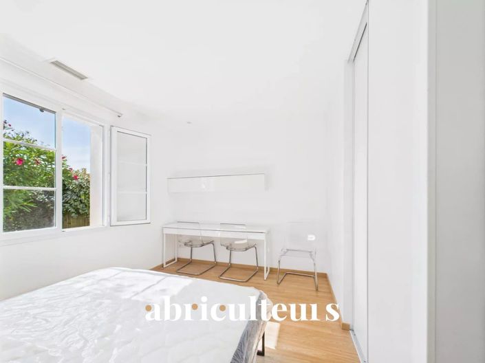 Image No.11-2 Bed House for sale