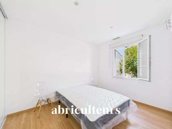 Image No.9-2 Bed House for sale