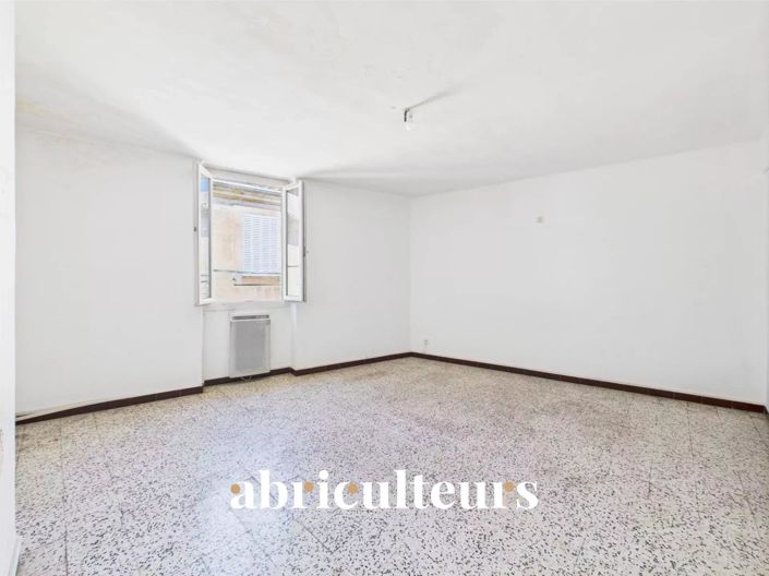 Image No.20-2 Bed Apartment for sale