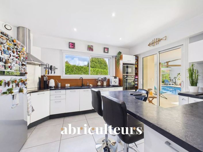 Image No.7-4 Bed House for sale