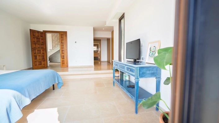 Image No.22-4 Bed House for sale