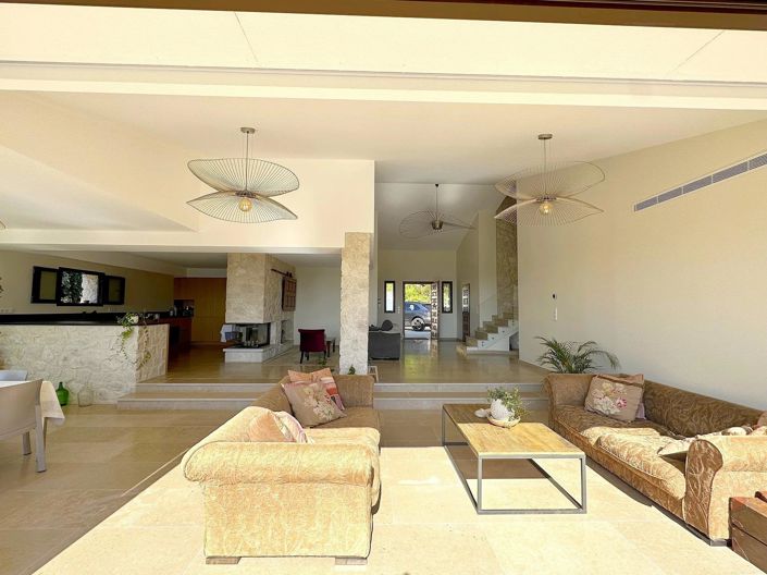 Image No.7-4 Bed House for sale