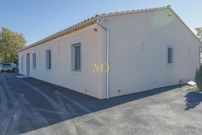 Image No.15-3 Bed House for sale