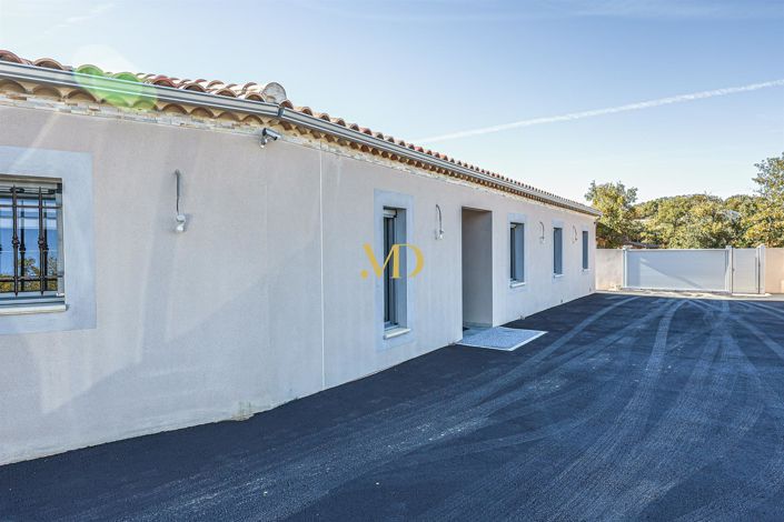 Image No.18-3 Bed House for sale