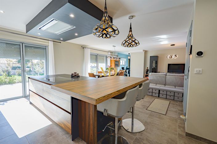 Image No.8-3 Bed House for sale