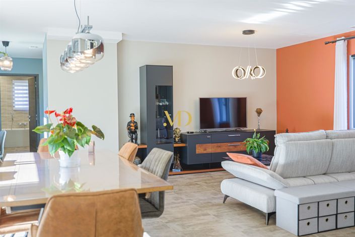 Image No.9-3 Bed House for sale