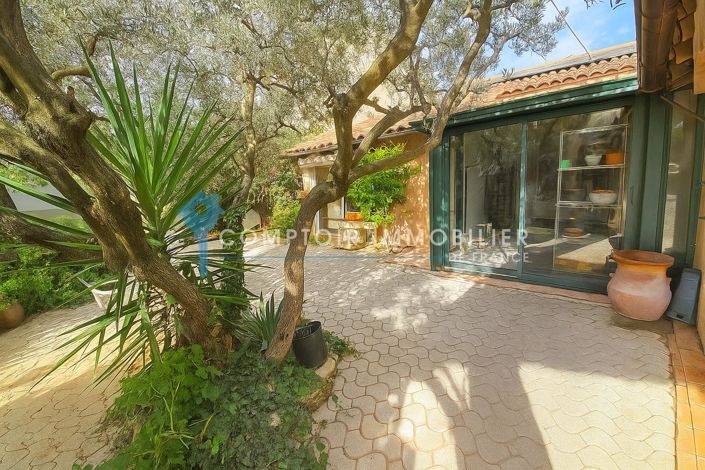 Image No.1-3 Bed House for sale