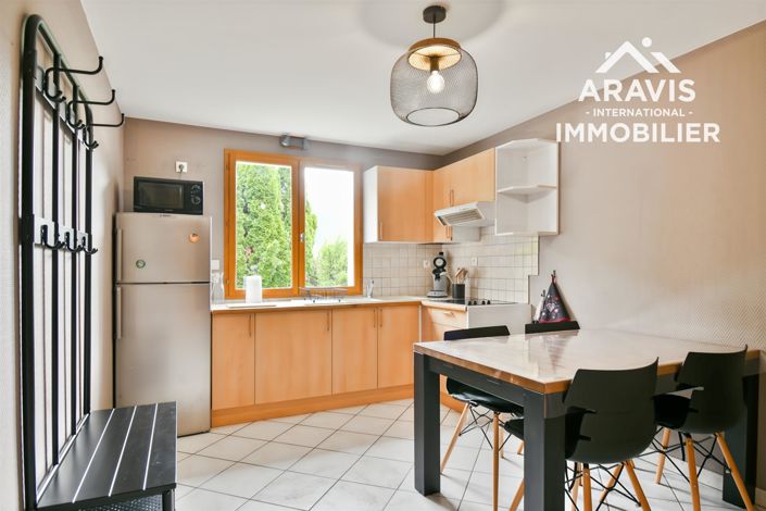 Image No.10-3 Bed House for sale