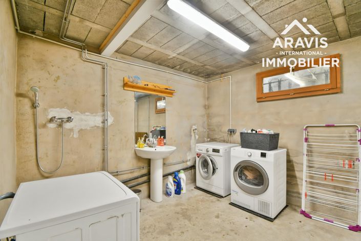 Image No.15-3 Bed House for sale