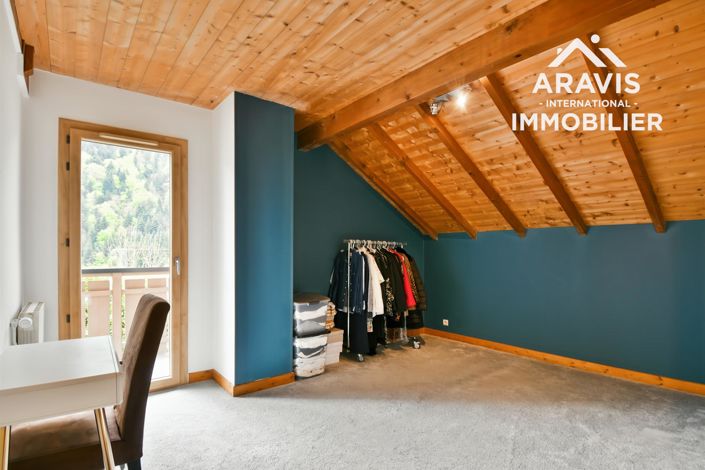 Image No.9-3 Bed House for sale