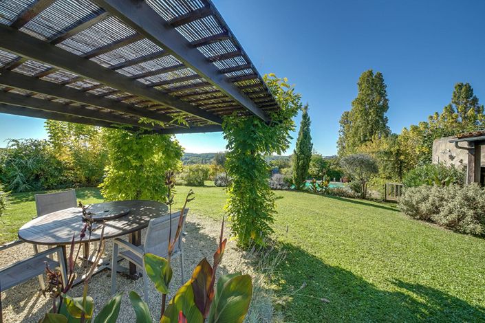 Image No.2-4 Bed House for sale