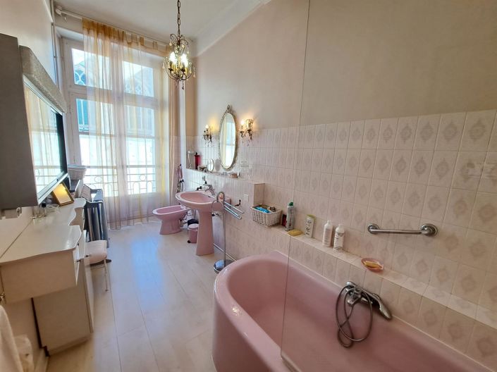 Image No.10-4 Bed House for sale