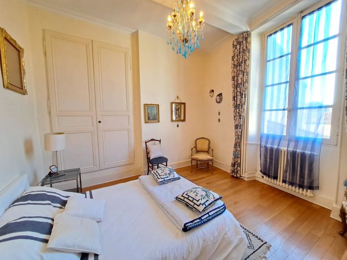 Image No.8-4 Bed House for sale