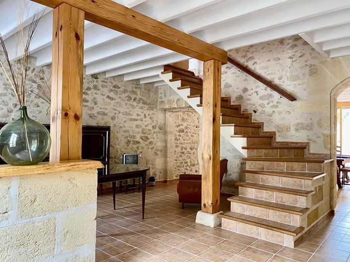 Image No.1-4 Bed House for sale