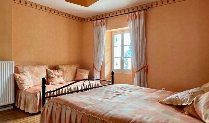 Image No.16-4 Bed House for sale