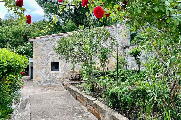 Image No.8-4 Bed House for sale