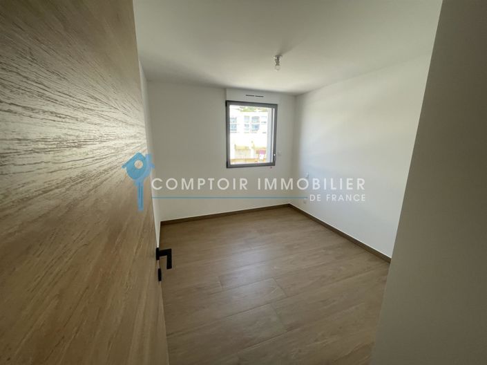 Image No.8-3 Bed Apartment for sale