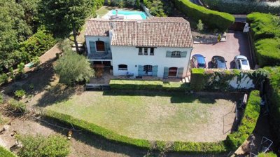 5 Bed House for sale